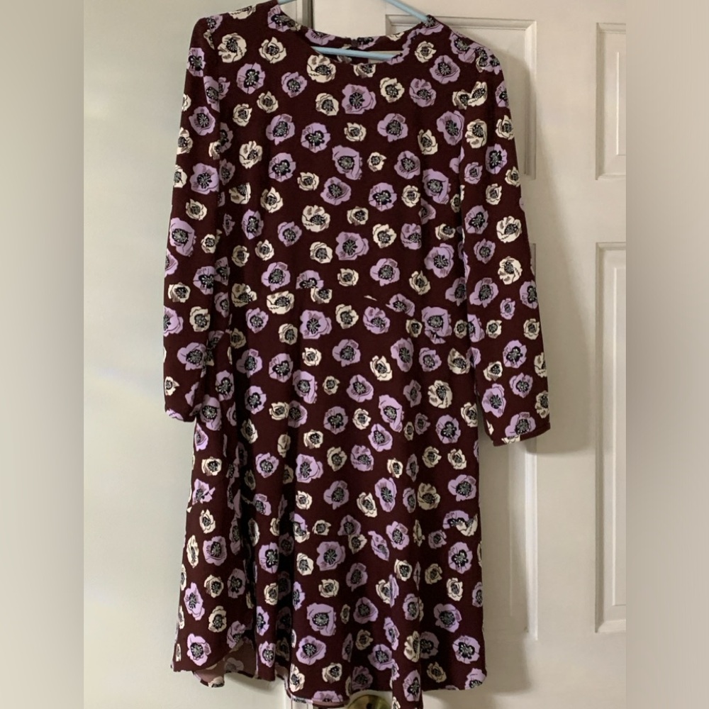 Floral flowy fun-patterned dress, great for fall!